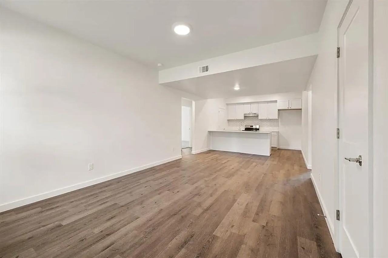 9 N State St - Photo 6 of 34