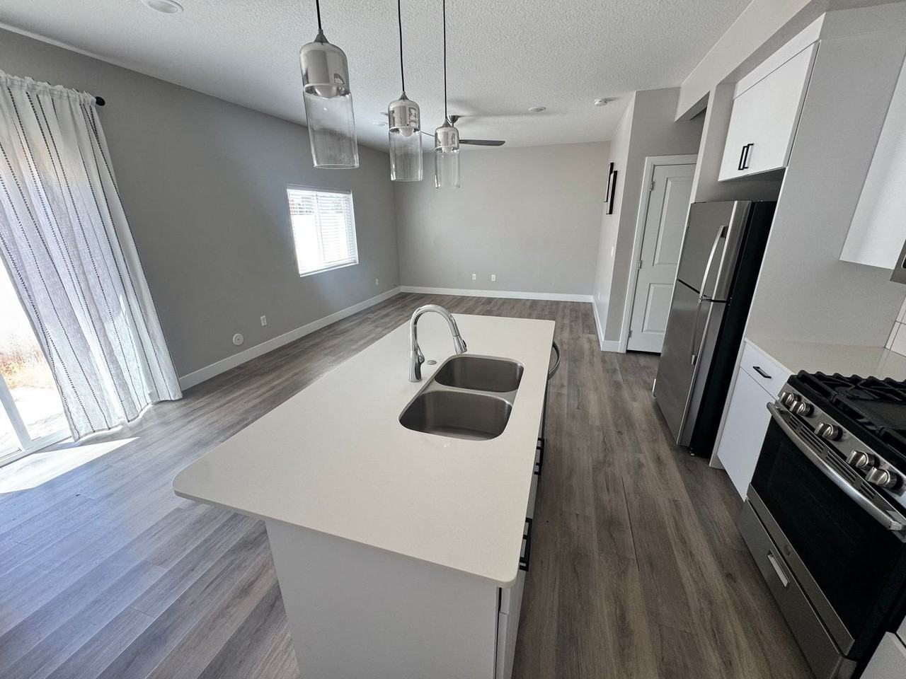 2087 N 325 W - Photo 3 of 12