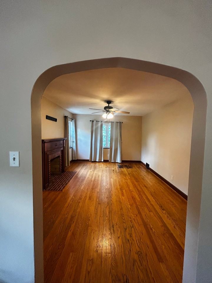 635 Jane St - Photo 3 of 40