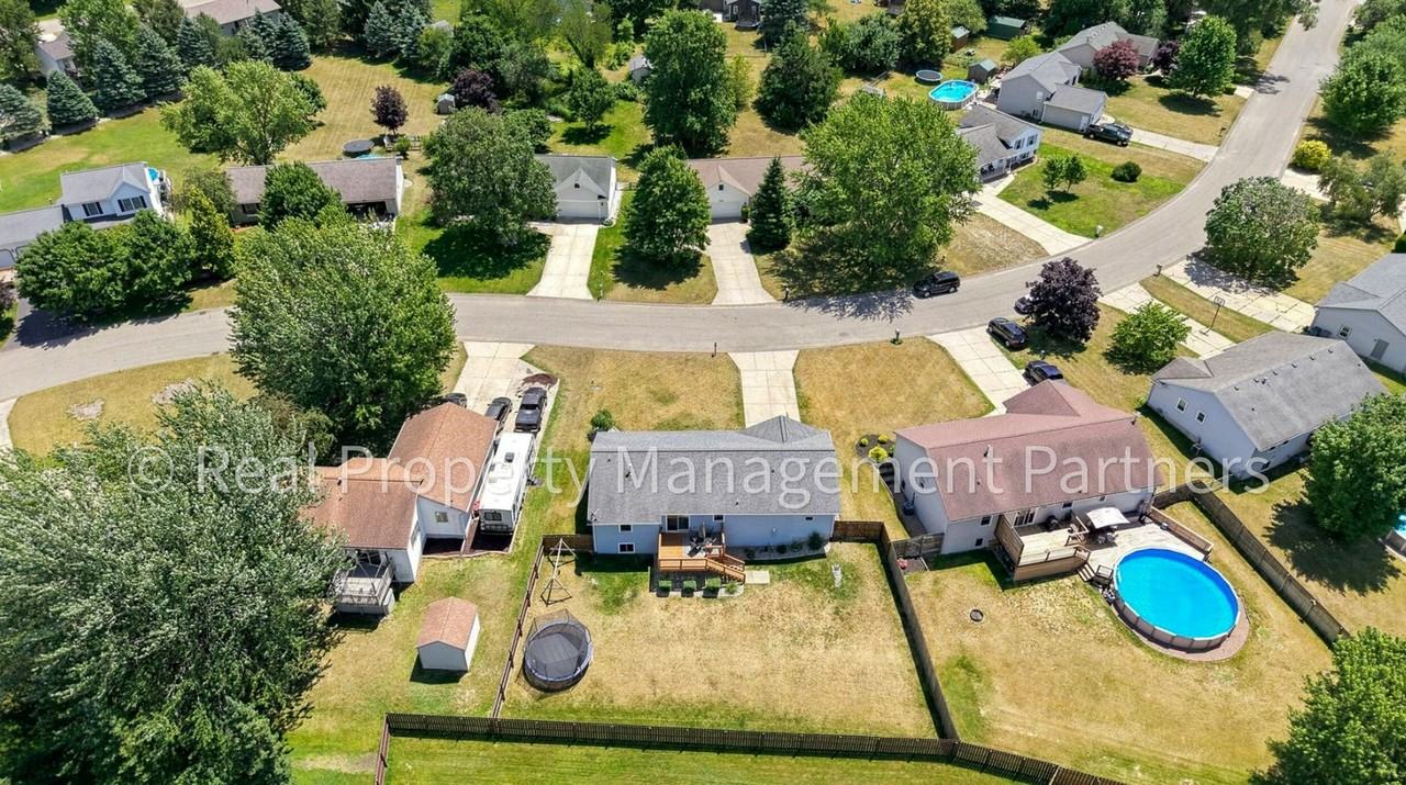 11425 Prairie Ave - Photo 5 of 32