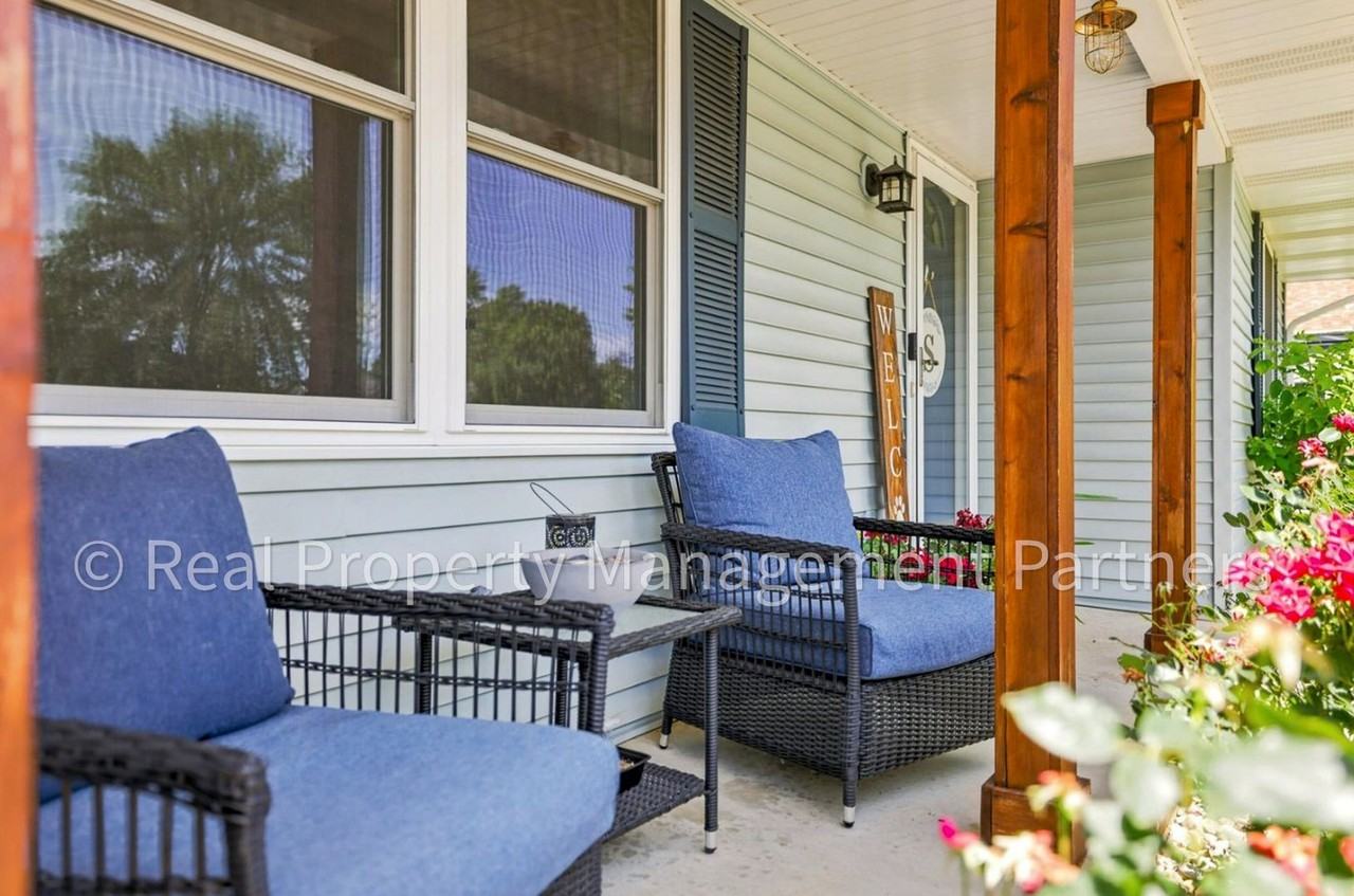 11425 Prairie Ave - Photo 6 of 32