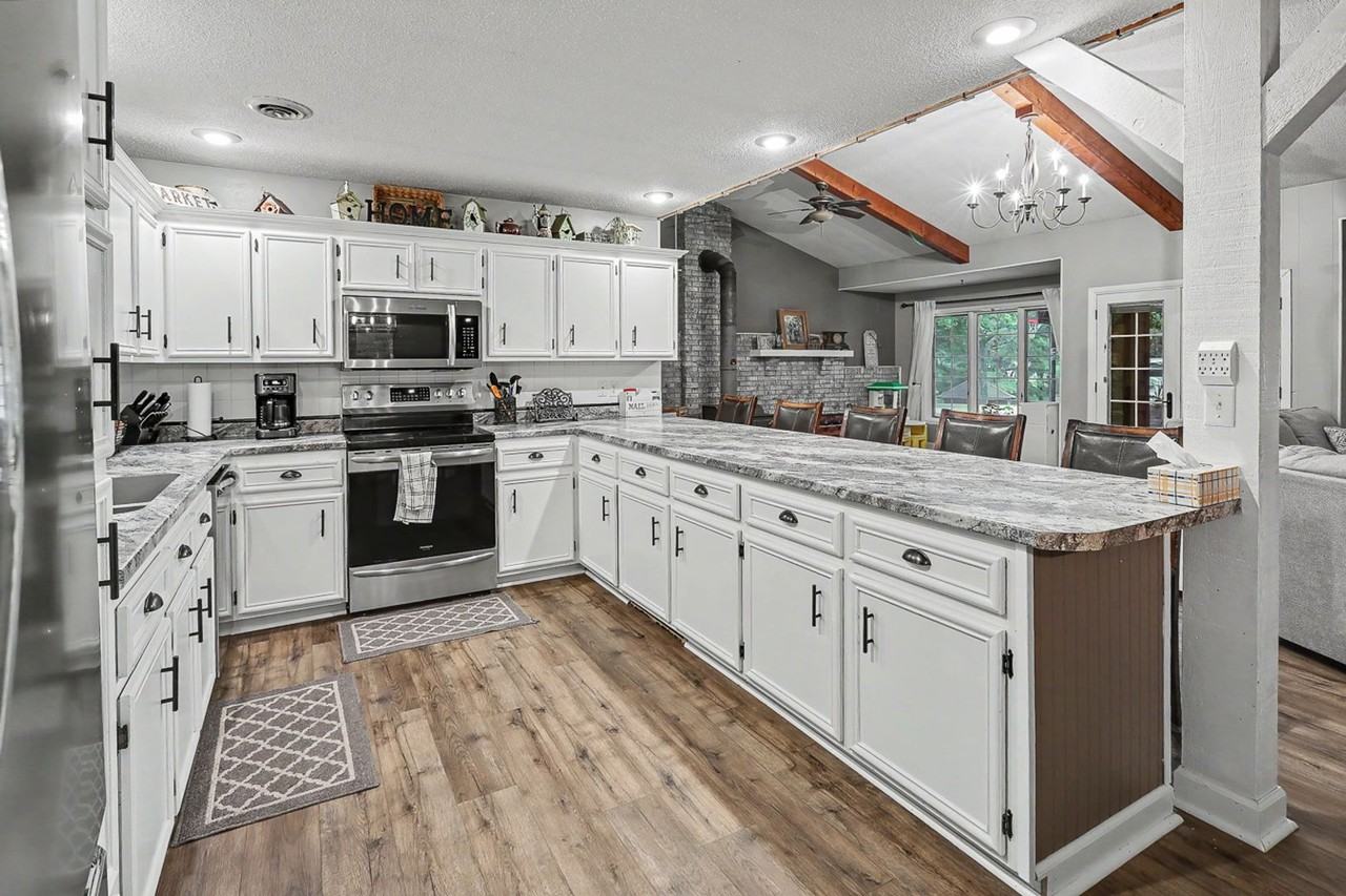 285 240th Pl - Photo 5 of 34