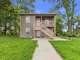 306 W Market St - Photo 1 of 1