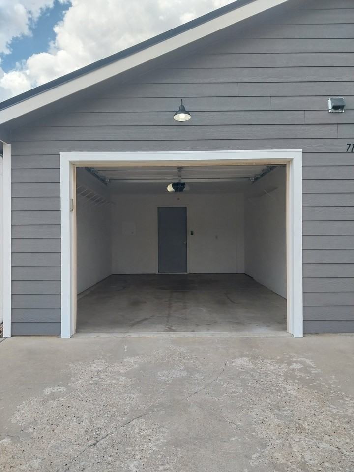 714 Willis Ave #B - Photo 2 of 18