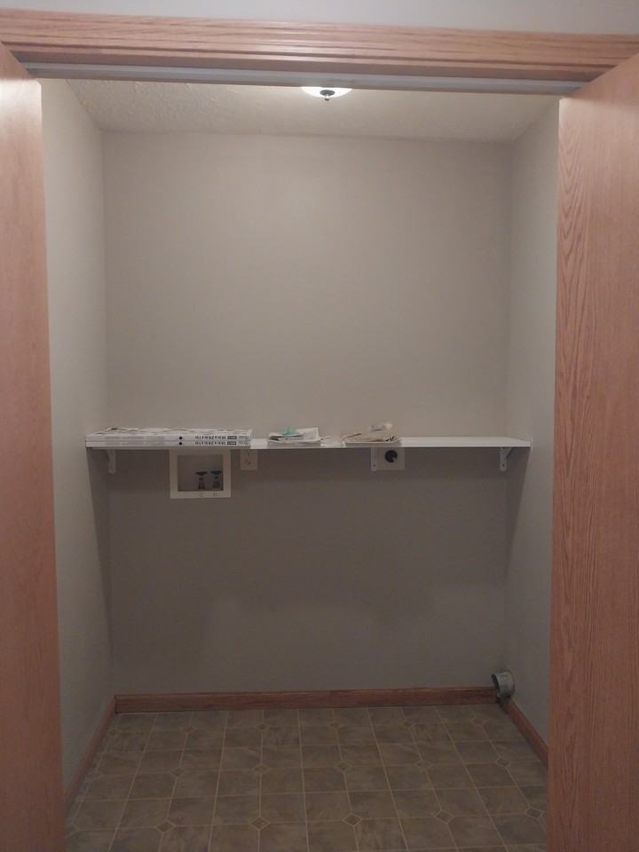 714 Willis Ave #B - Photo 4 of 18