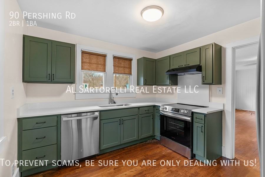 90 Pershing Rd - Photo 2 of 17