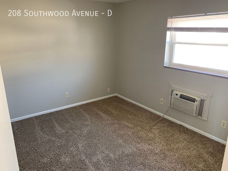 208 Southwood Ave #D - Photo 7 of 10