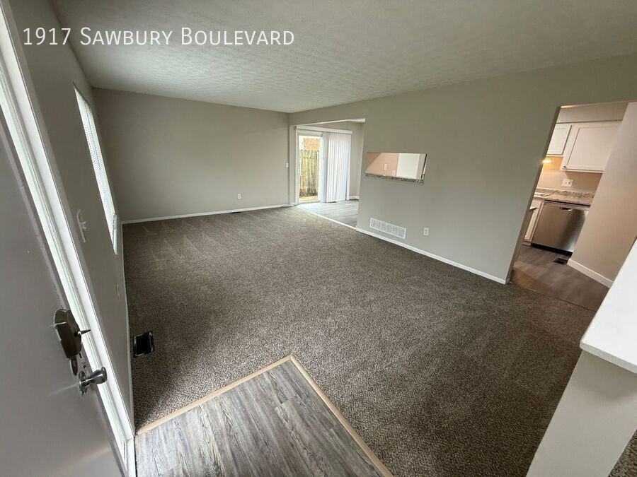 1917 Sawbury Blvd - Photo 6 of 40