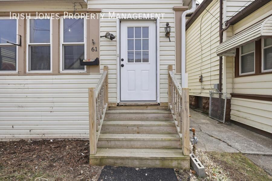 61 Princeton Pl #2 - Photo 3 of 16