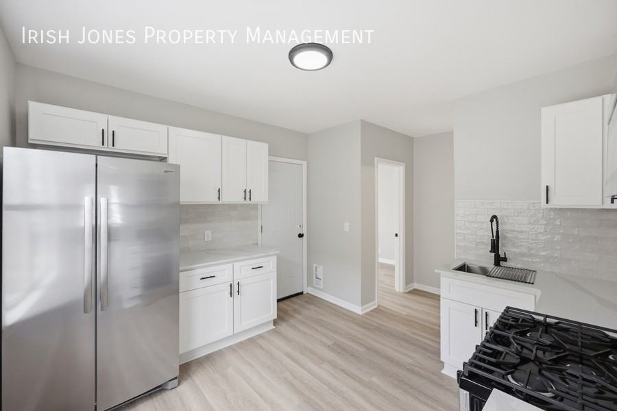 61 Princeton Pl #2 - Photo 5 of 16