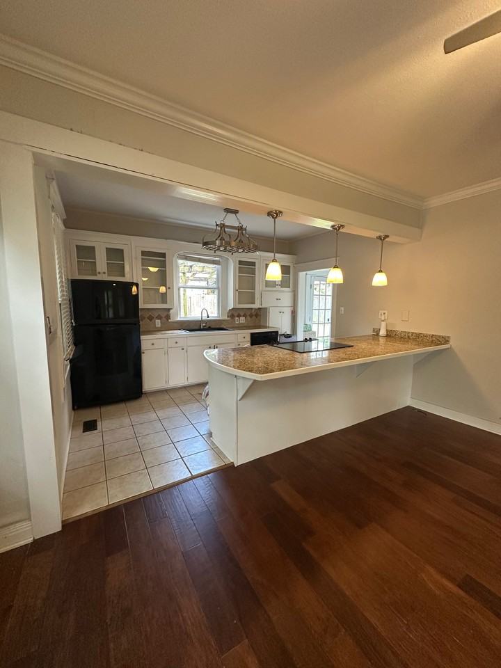 419 Beechwood St - Photo 3 of 8