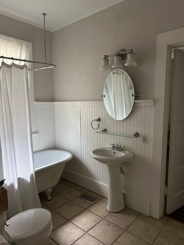 419 Beechwood St - Photo 4 of 8