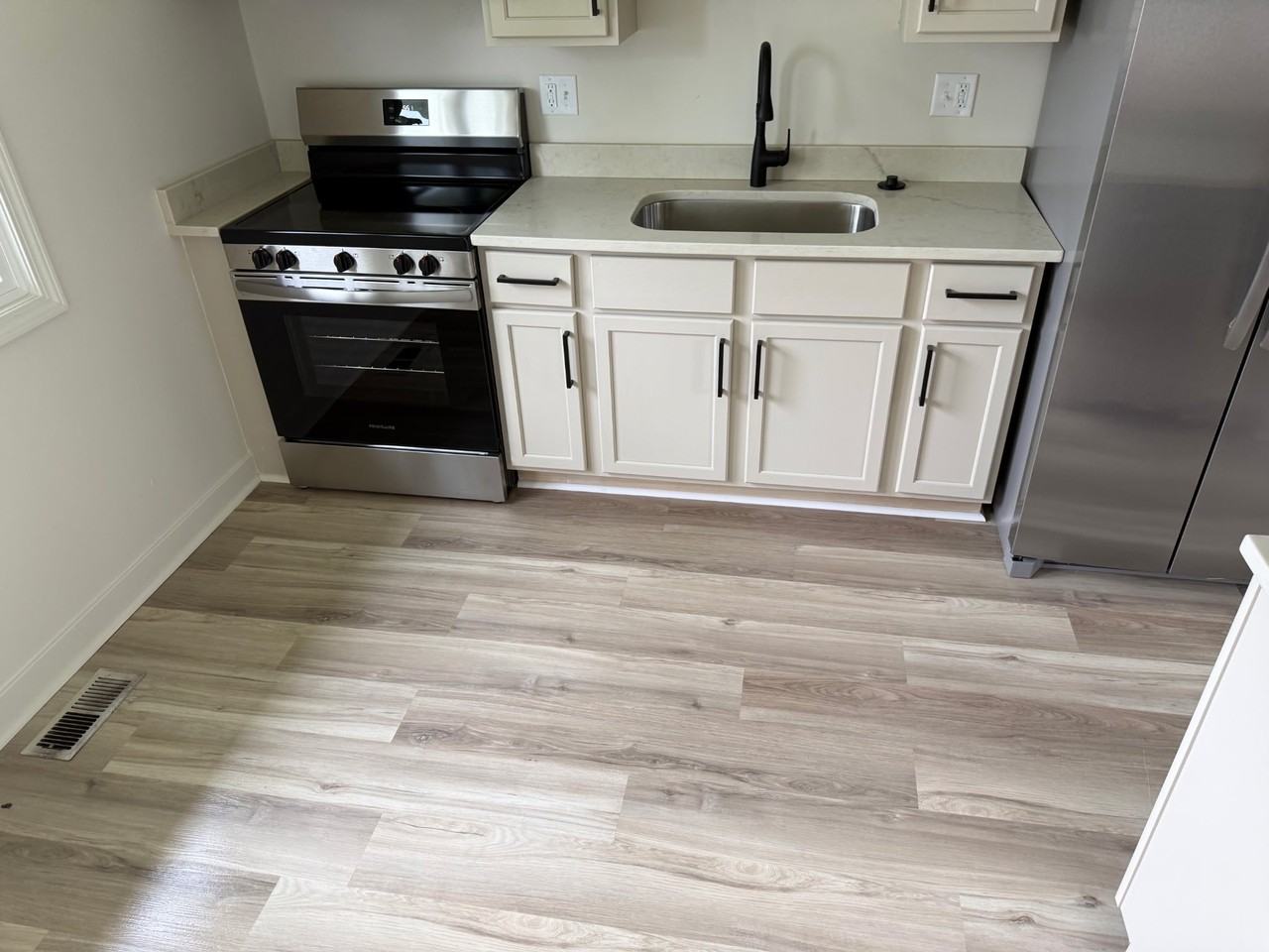 3417 S 127th St - Photo 6 of 16