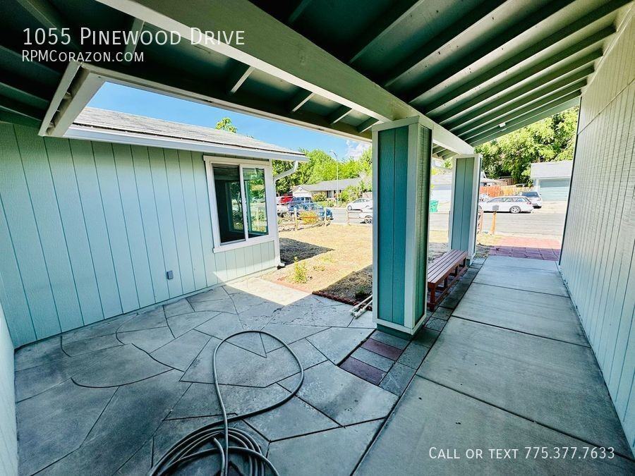 1055 Pinewood Dr - Photo 2 of 21