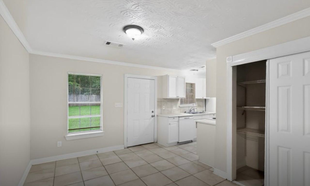 4003 W Lake Rd - Photo 4 of 10