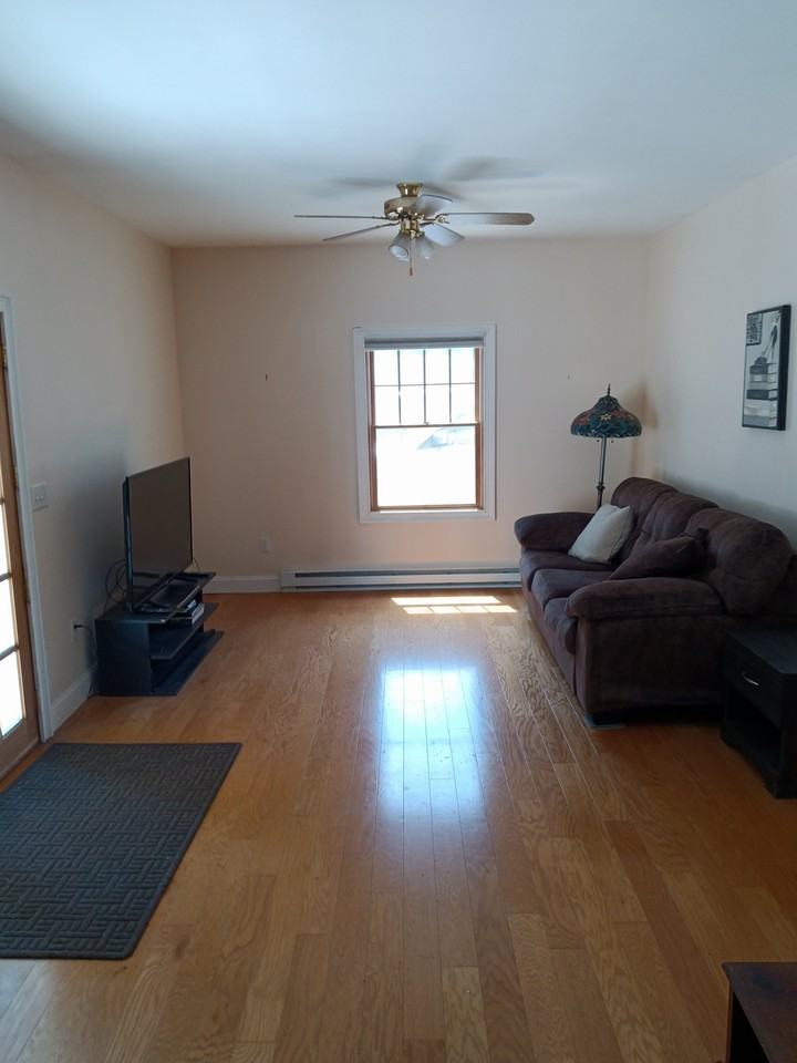 92 Midlock Rd - Photo 3 of 13