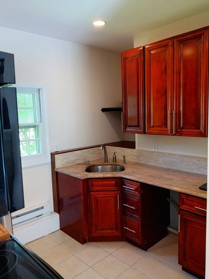 92 Midlock Rd - Photo 5 of 13