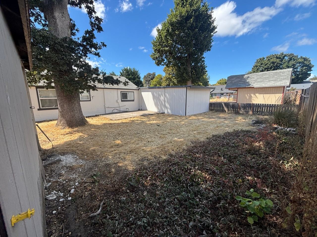 620 23rd St Se - Photo 5 of 31