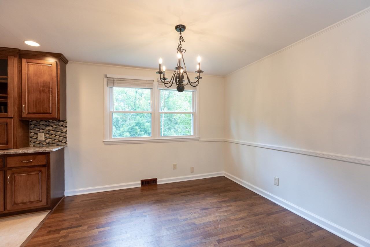 5839 Wedgewood Dr - Photo 5 of 24