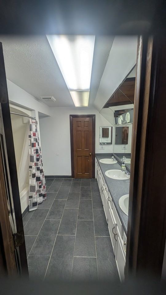 7963 Pleasant Valley Rd - Photo 4 of 7