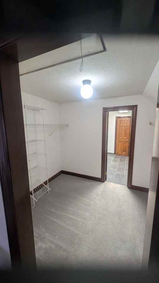 7963 Pleasant Valley Rd - Photo 7 of 7