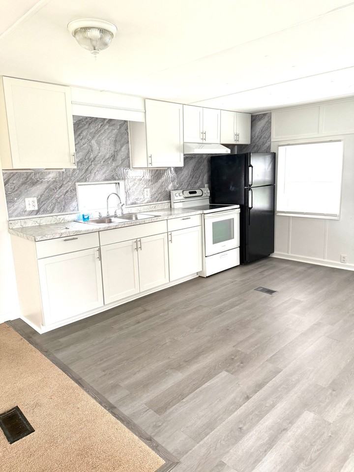 21496 Gerards Cove Rd - Photo 2 of 8