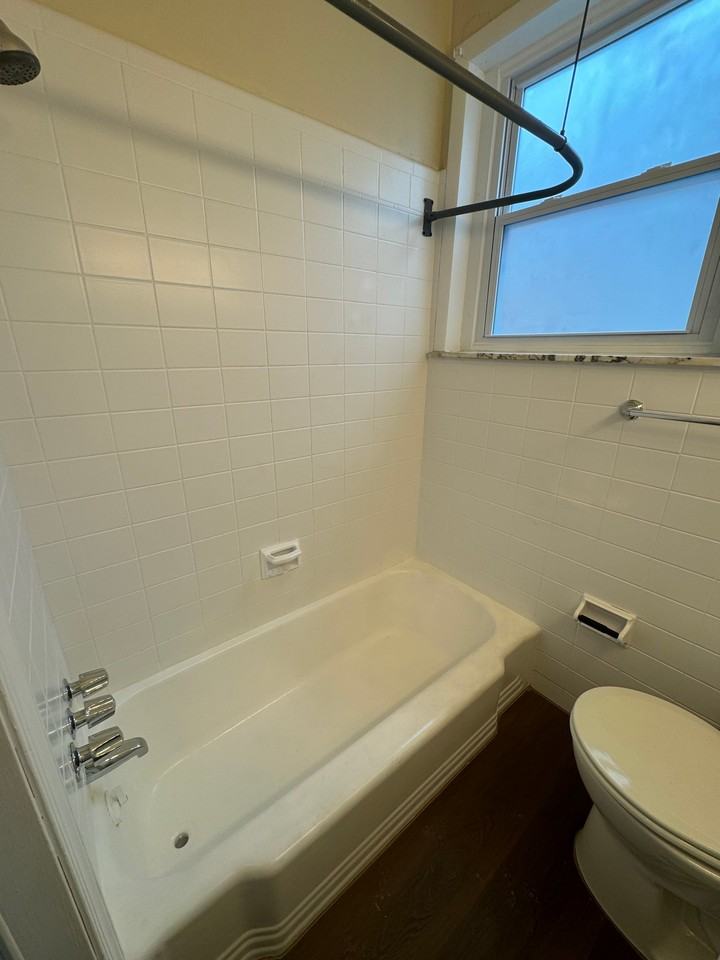 1917 Dudley St - Photo 4 of 13