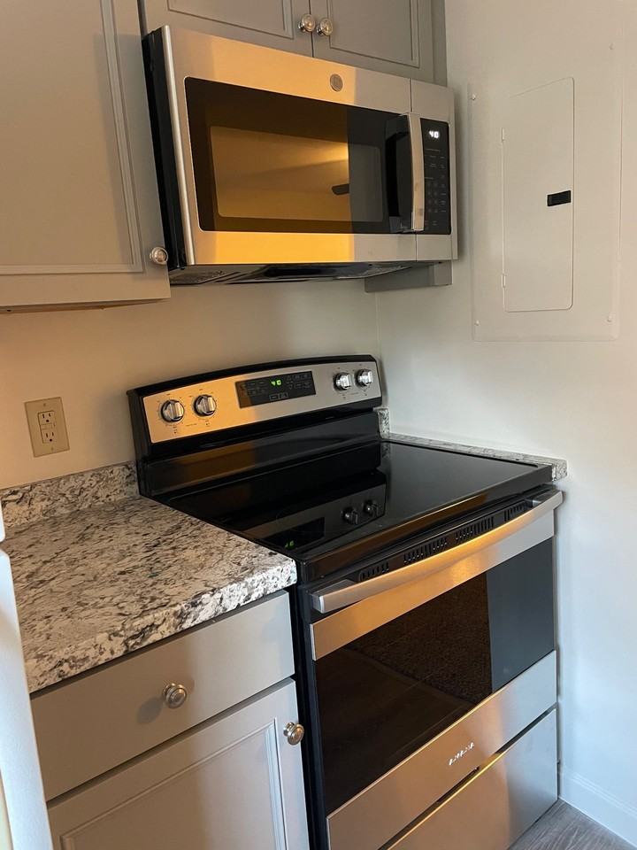 282 Middle St #9 - Photo 2 of 11