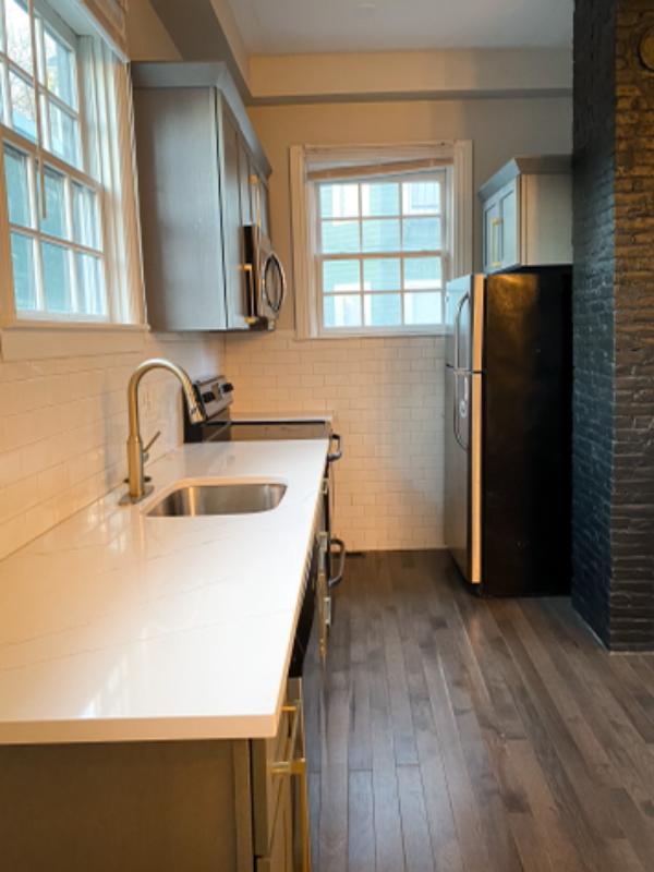 185 Broadway - Photo 2 of 11