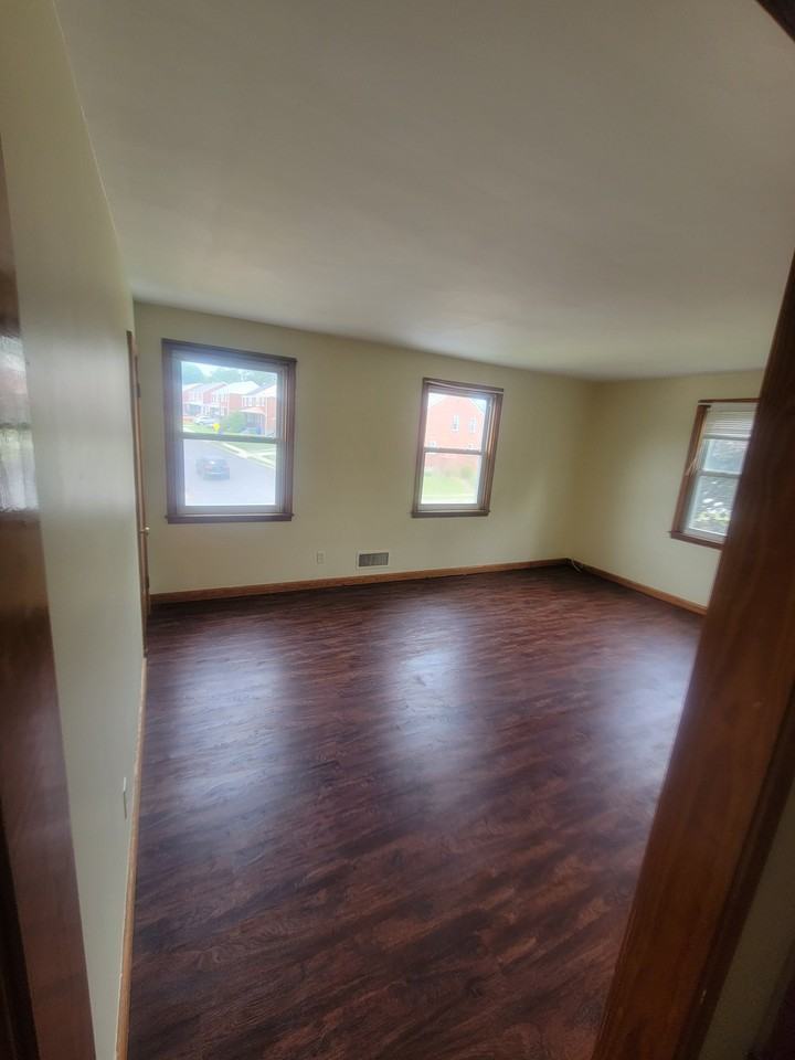 6807B Fairdel Ave - Photo 7 of 11