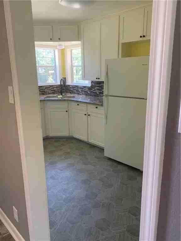 913 Azalea Dr - Photo 3 of 11