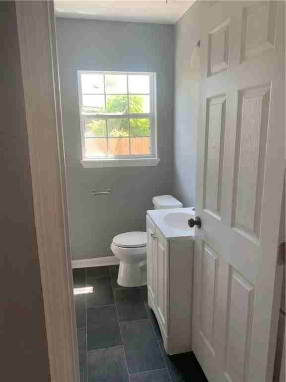 913 Azalea Dr - Photo 7 of 11