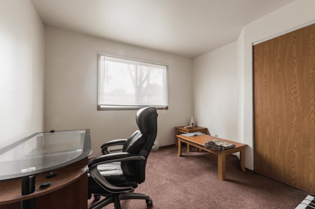 822 Edgebrook Dr - Photo 4 of 4