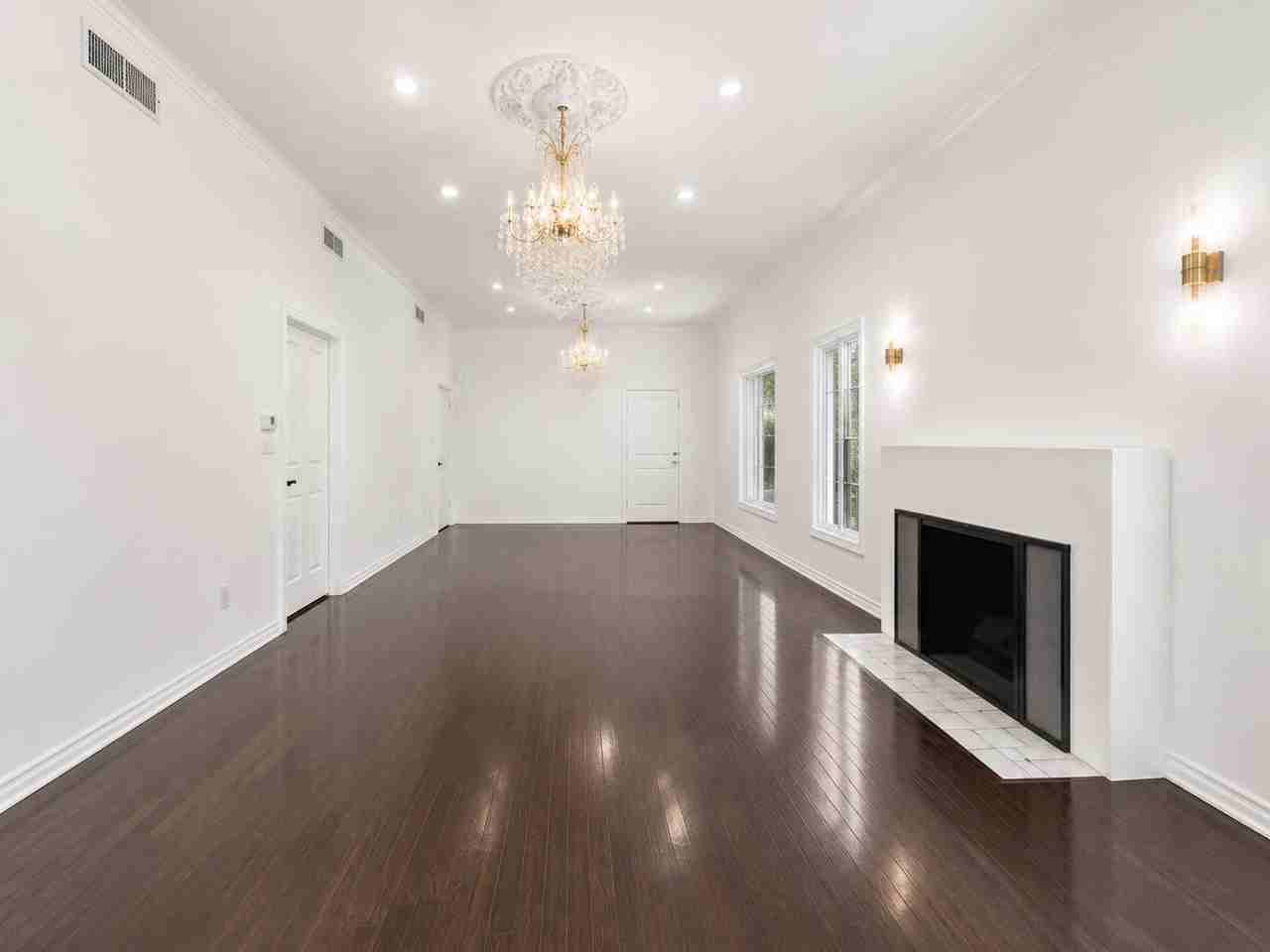138 N Hamel Dr - Photo 3 of 20