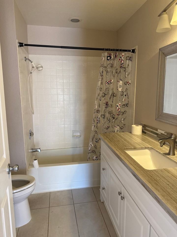 8247 Derbyshire Cir - Photo 7 of 12
