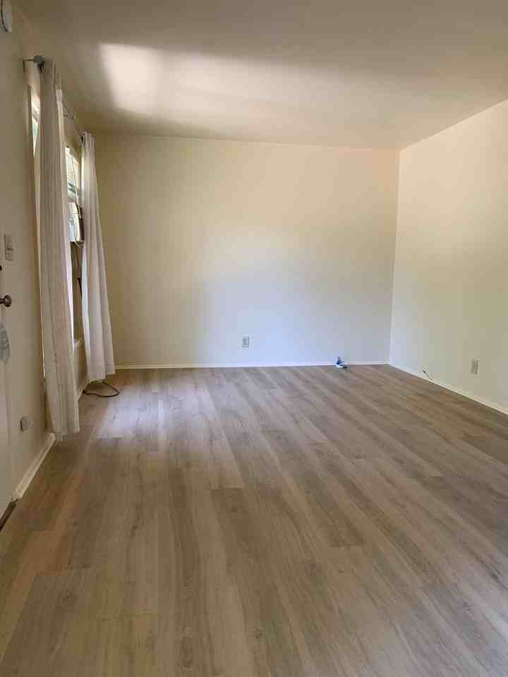 580 N Madison Ave #F - Photo 4 of 15