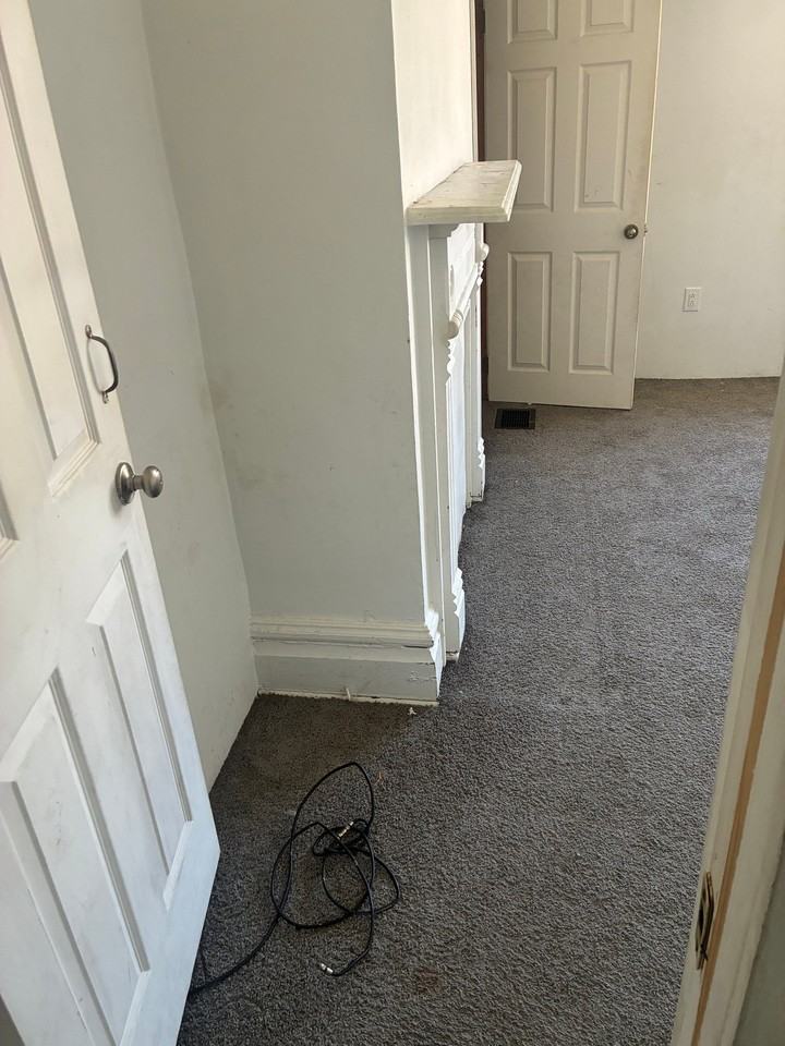 132 Amanda Ave - Photo 4 of 12