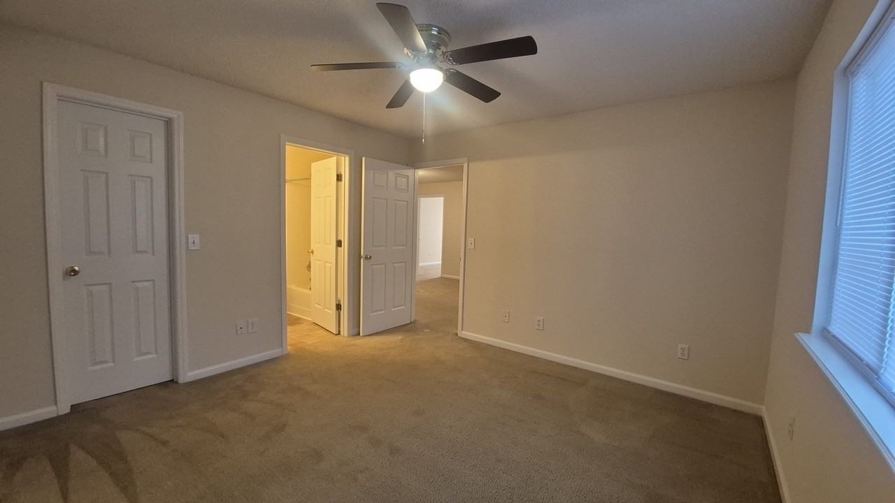 320 Brownlea Dr #2D - Photo 2 of 11