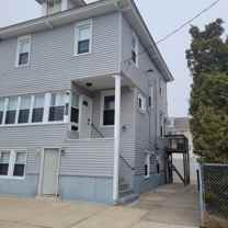 105 N Windsor Ave - Photo 1 of 1
