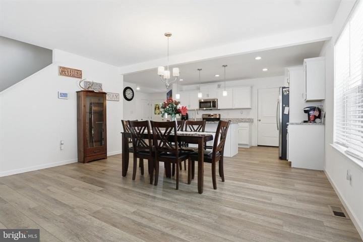 7450 Saint Patrick Ct - Photo 5 of 16