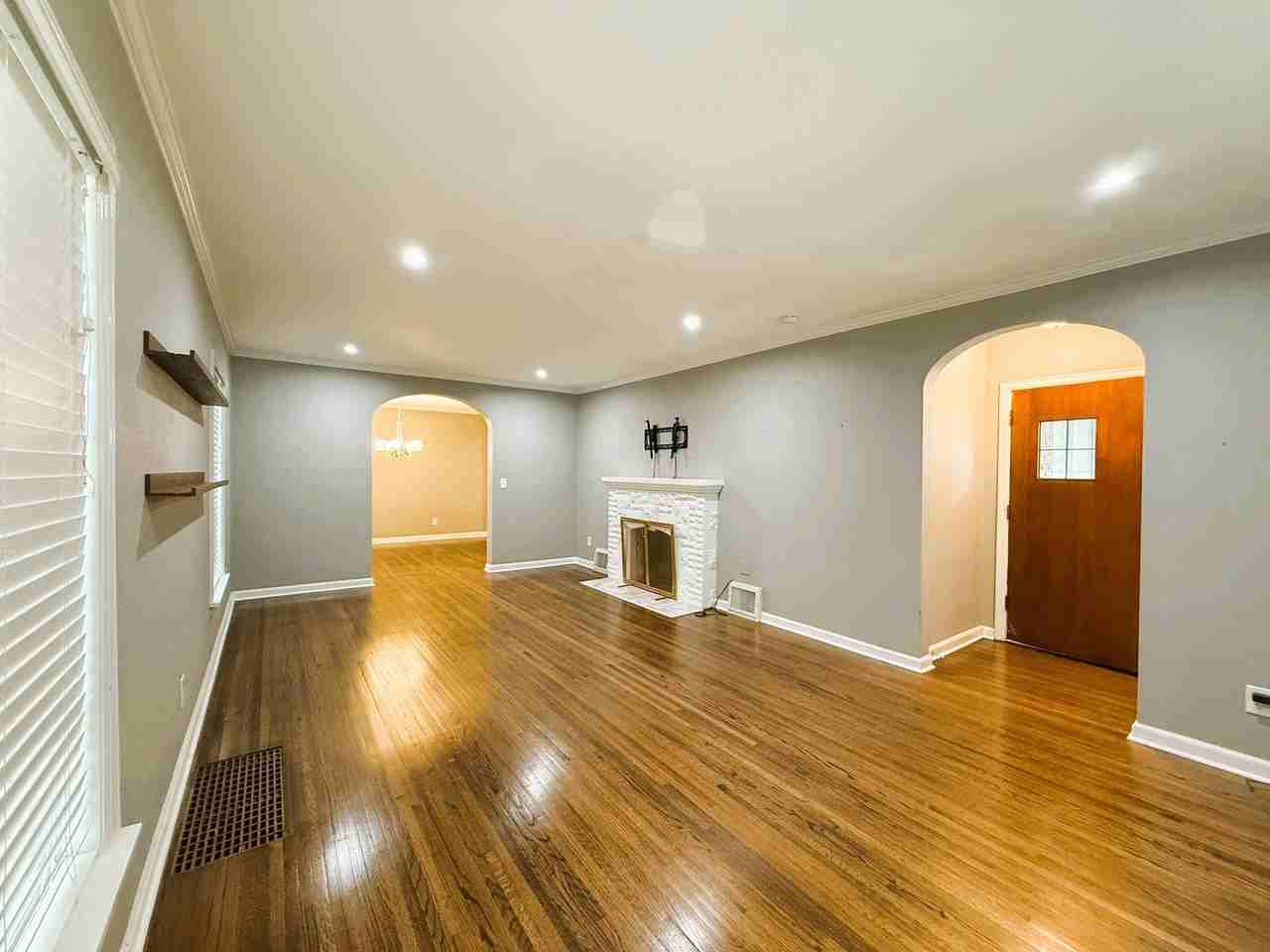 514 S Crestway St - Photo 4 of 20