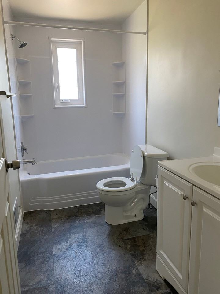 619 Robbins Station Rd - Photo 2 of 11