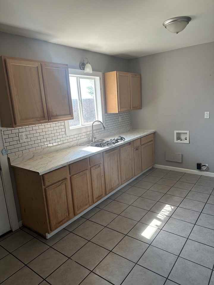 1806 Orange St #1 - Photo 3 of 6