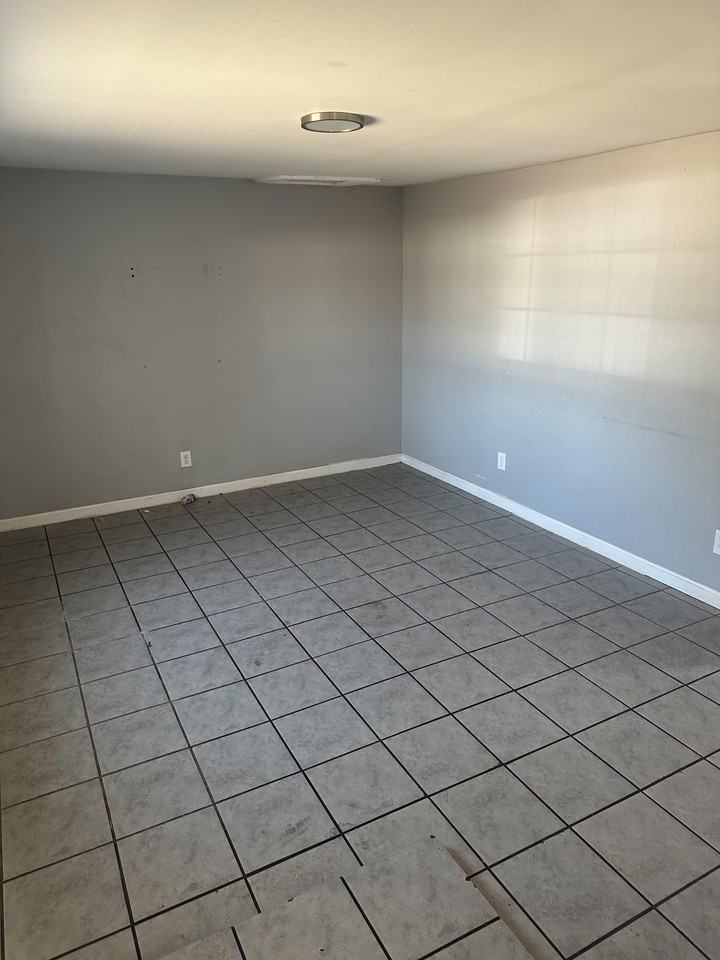 1806 Orange St #1 - Photo 5 of 6
