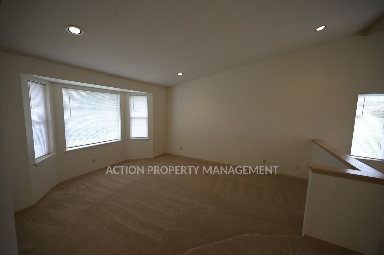 1464 Heath Rd - Photo 6 of 27
