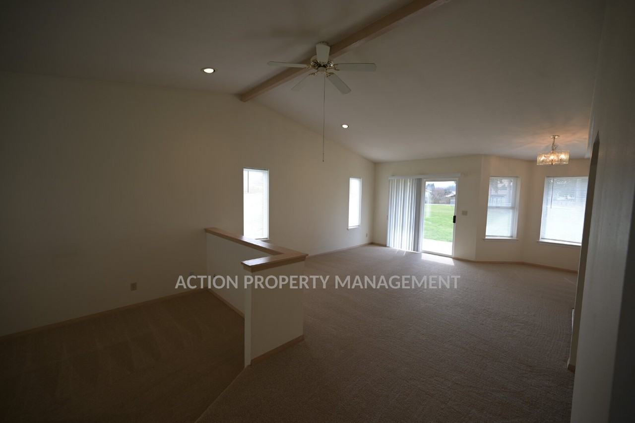 1464 Heath Rd - Photo 7 of 27
