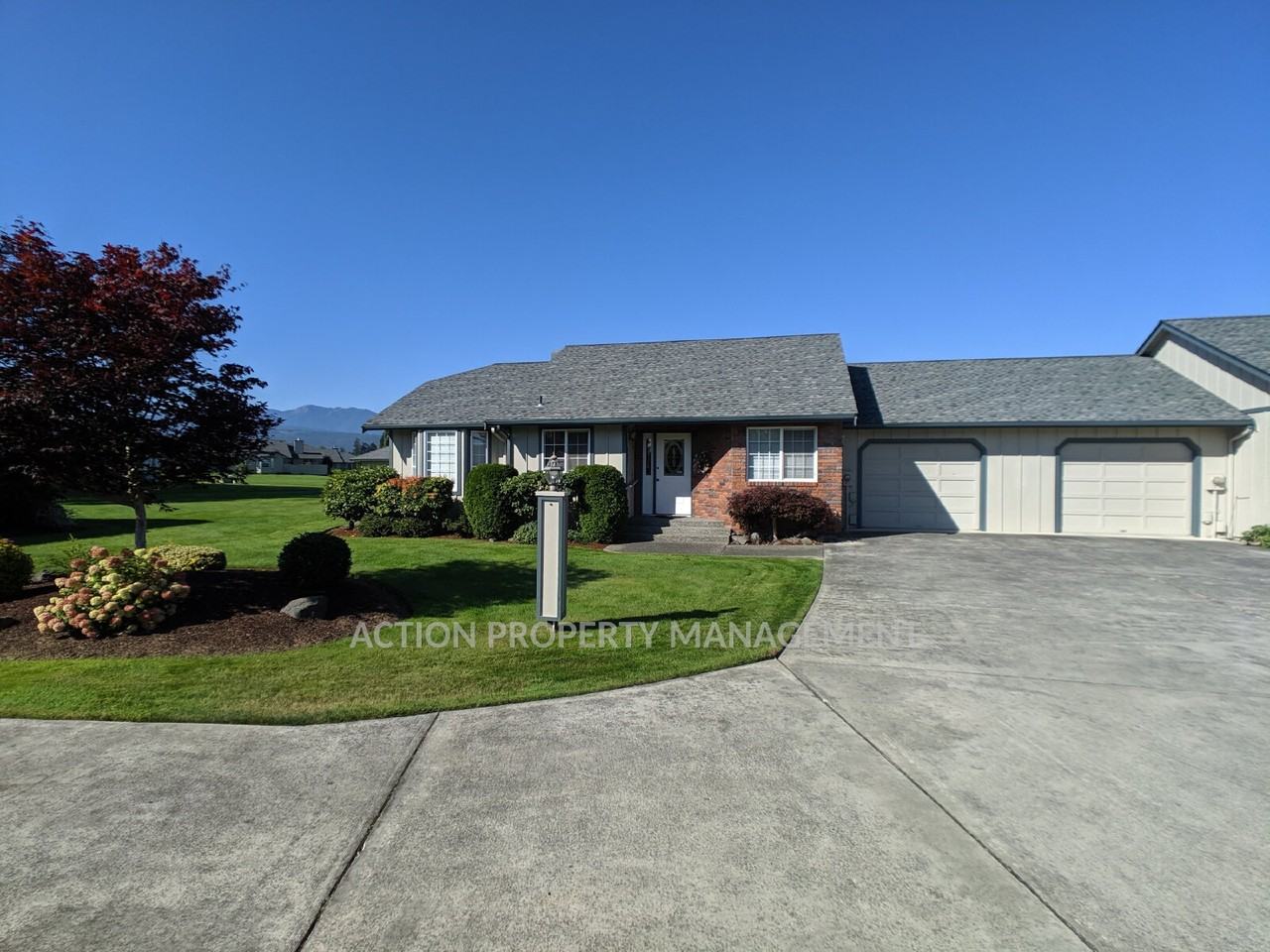 882 N Oxford Way - Photo 2 of 29