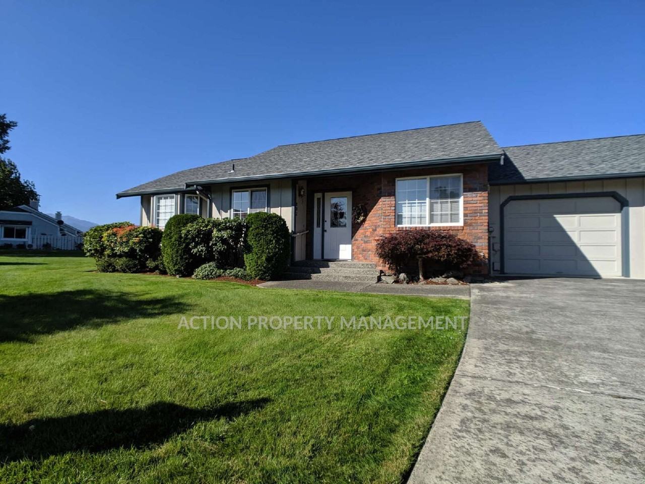 882 N Oxford Way - Photo 3 of 29