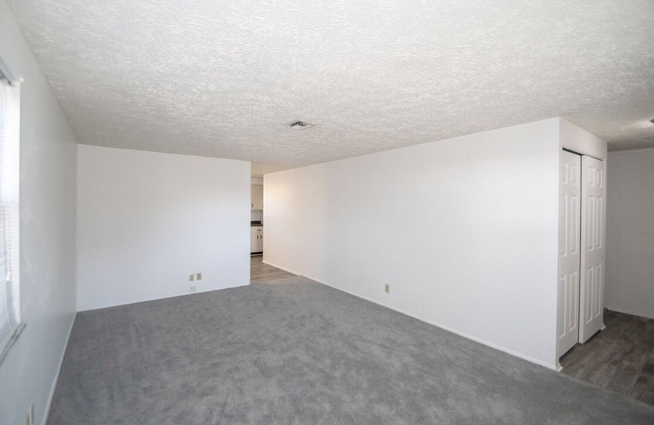 8636 E Edgewood Ave - Photo 4 of 20