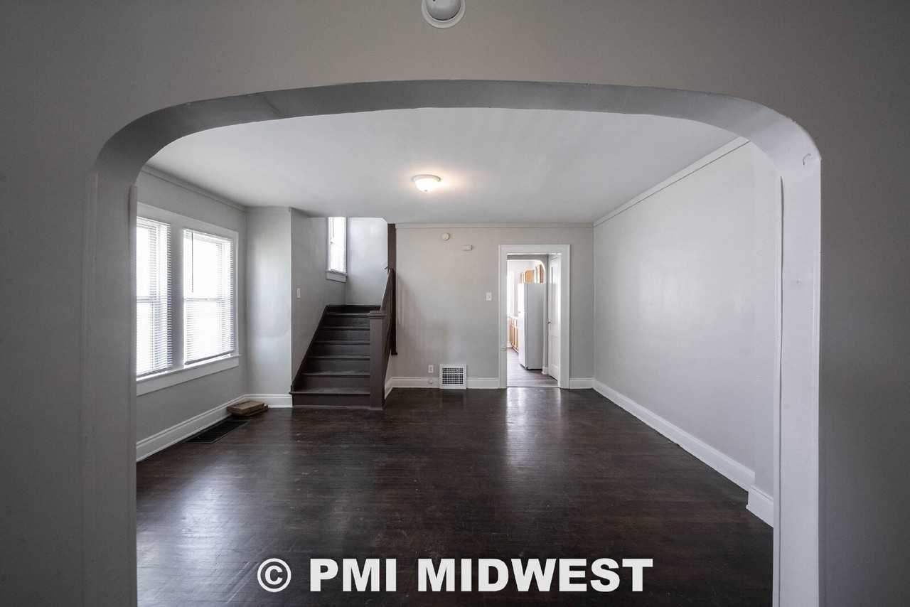 3139 Guilford Ave - Photo 5 of 27
